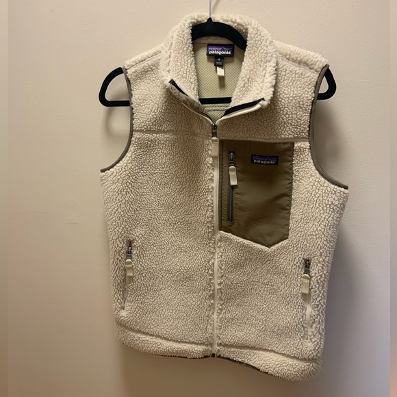 *SOLD* Patagonia Sherpa Vest - Picture 1 of 3